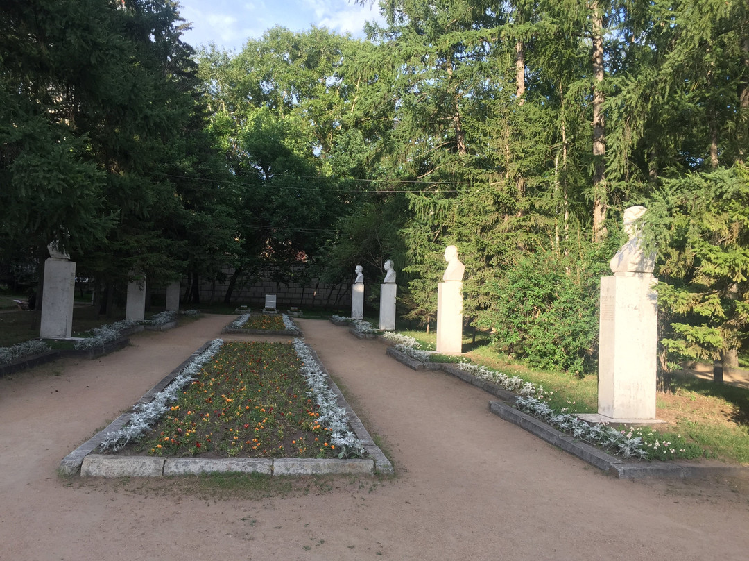 Monument to the Heroes of the Revolution-新西伯利亚必去景点