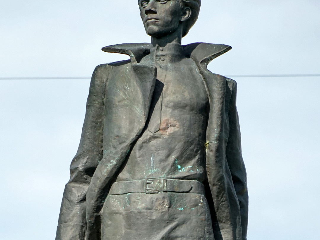 Nikolai Ostrovskiy Monument景点图片