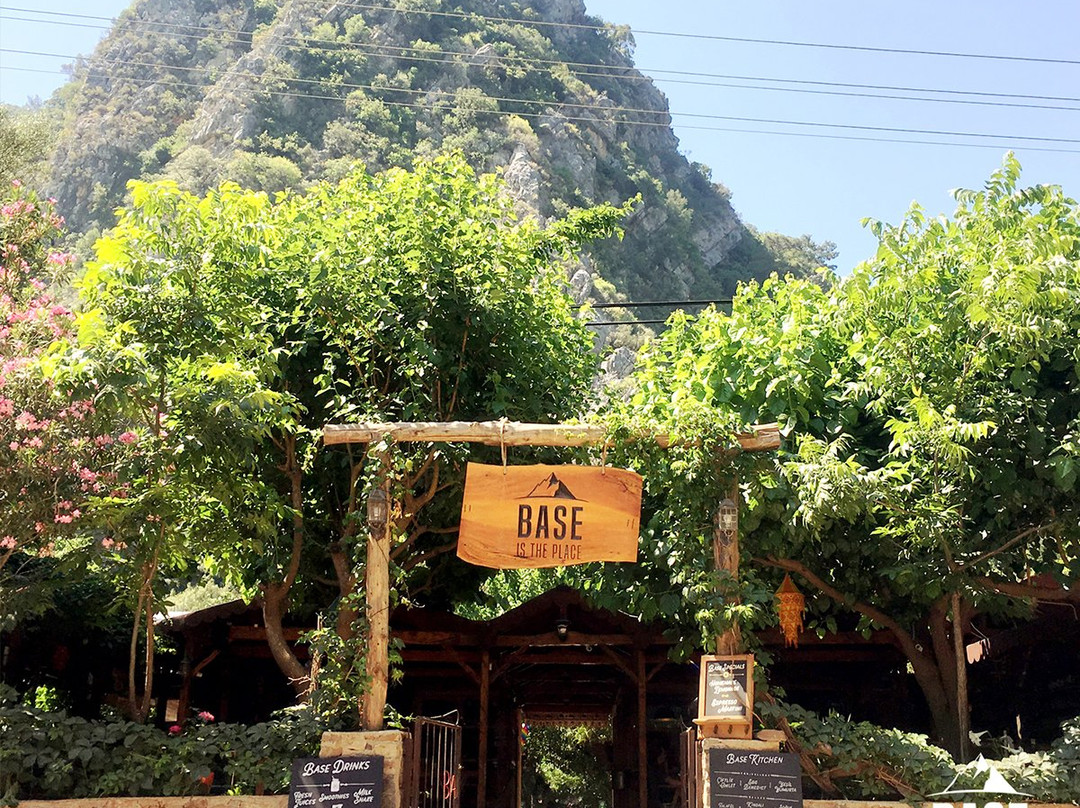 Base Bungalows主图