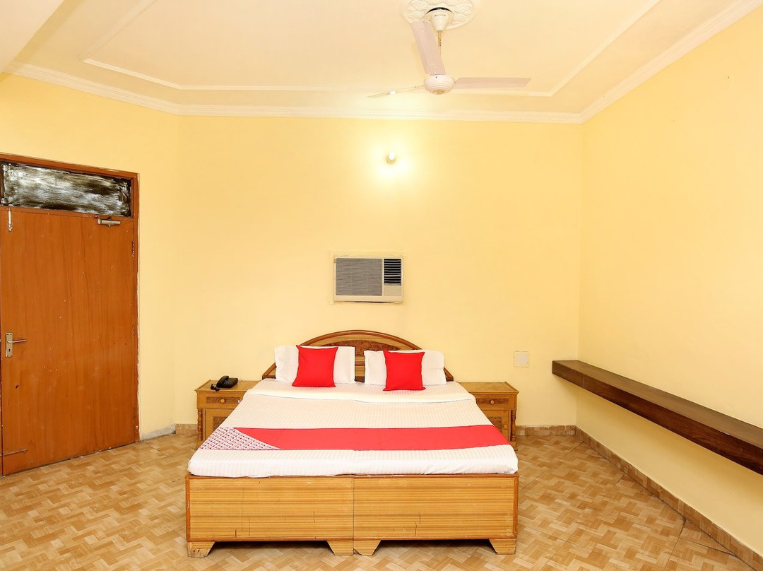 OYO 30737 Hotel Holy City Paradise Inn主图