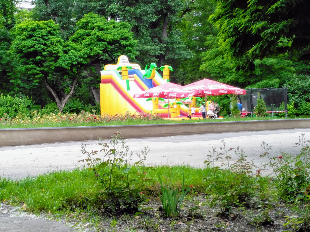 Parcul Alunelul-基希讷乌必去景点