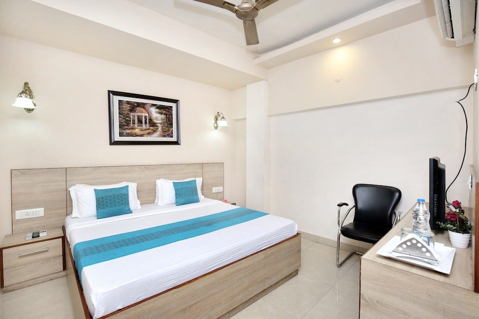 OYO 14657 Hotel Dee Sons主图