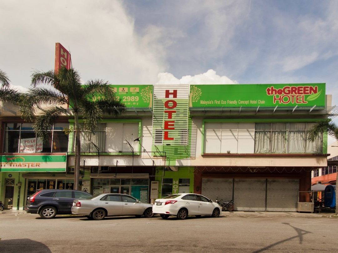 OYO 479 The Green Hotel