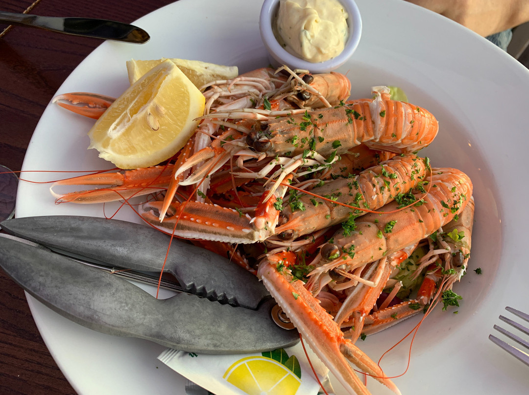 Lochside Hotel主图