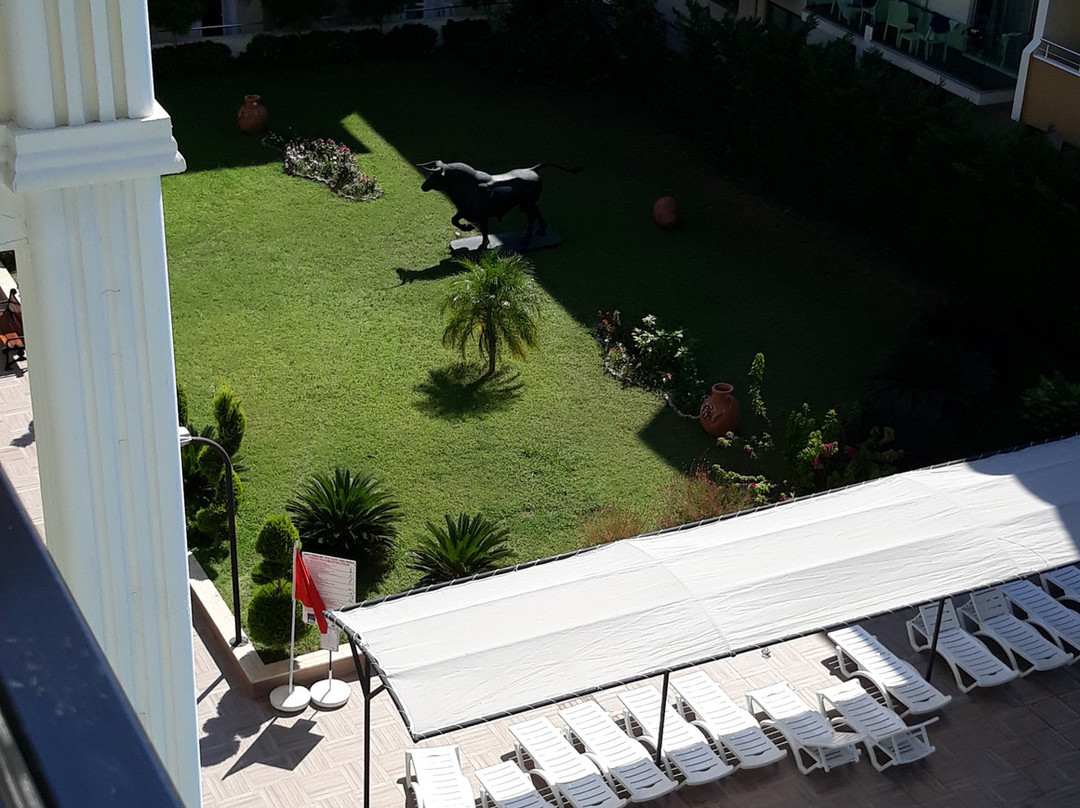 Club Hotel Belpinar主图