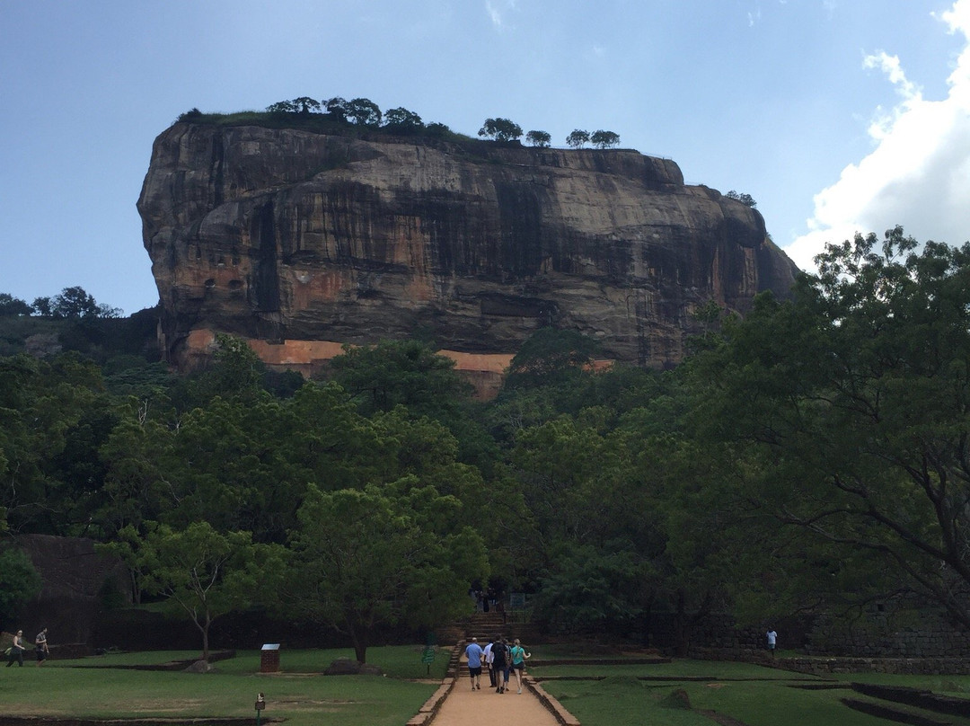 Kandy Taxi Muthu Lanka Tours-康提必去景点