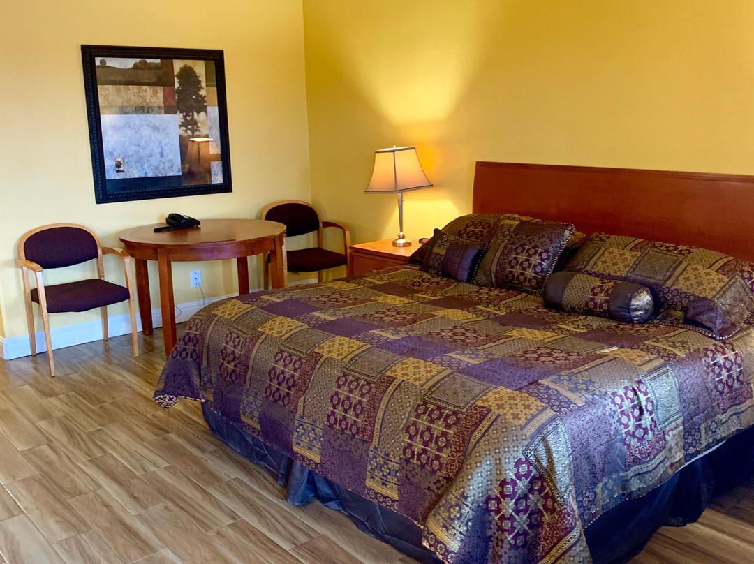 Town & Country Motel主图