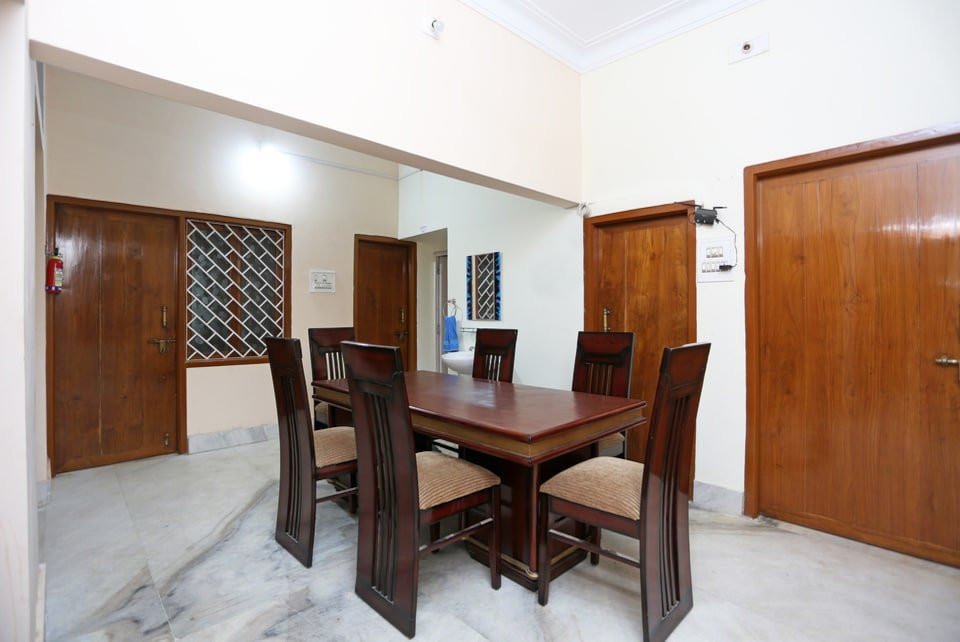 OYO 10510 Village Inn主图