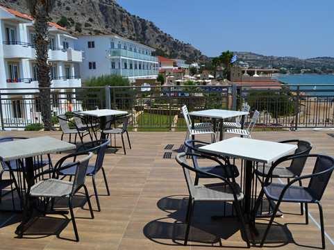 Ilyssion Beach Hotel主图