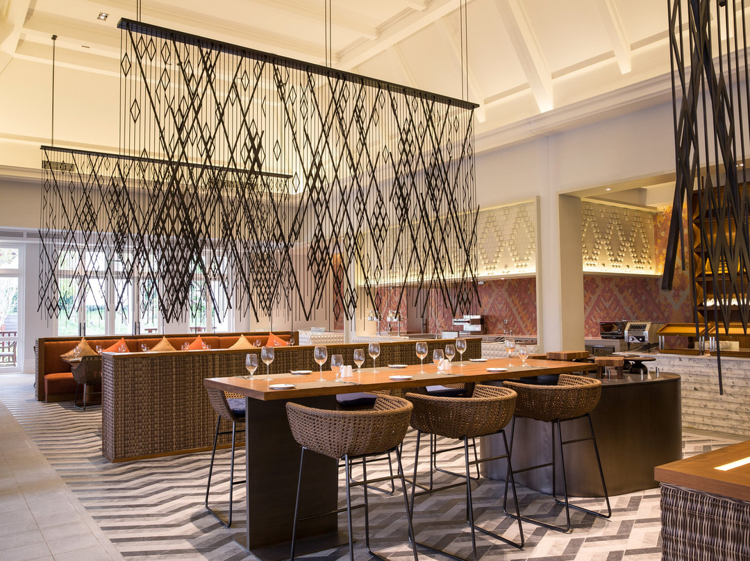 铂尔曼琅勃拉邦酒店主图