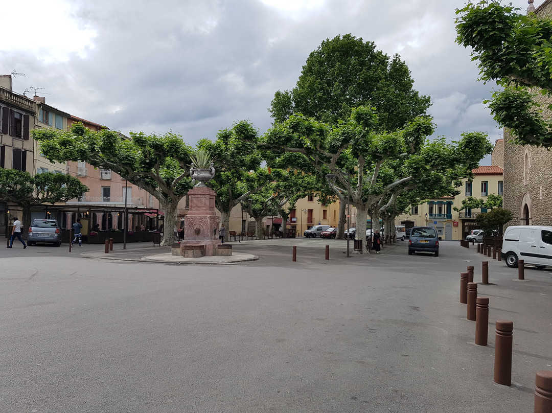 Prades Square景点图片