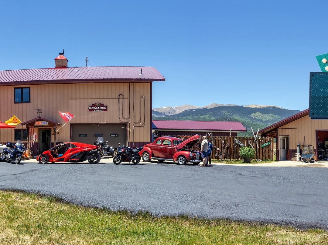 Dave & Dawn's Hot Rod Hotel