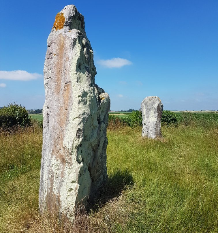 Mont-Saint-Eloi旅游景点-Les Pierres Jumelles