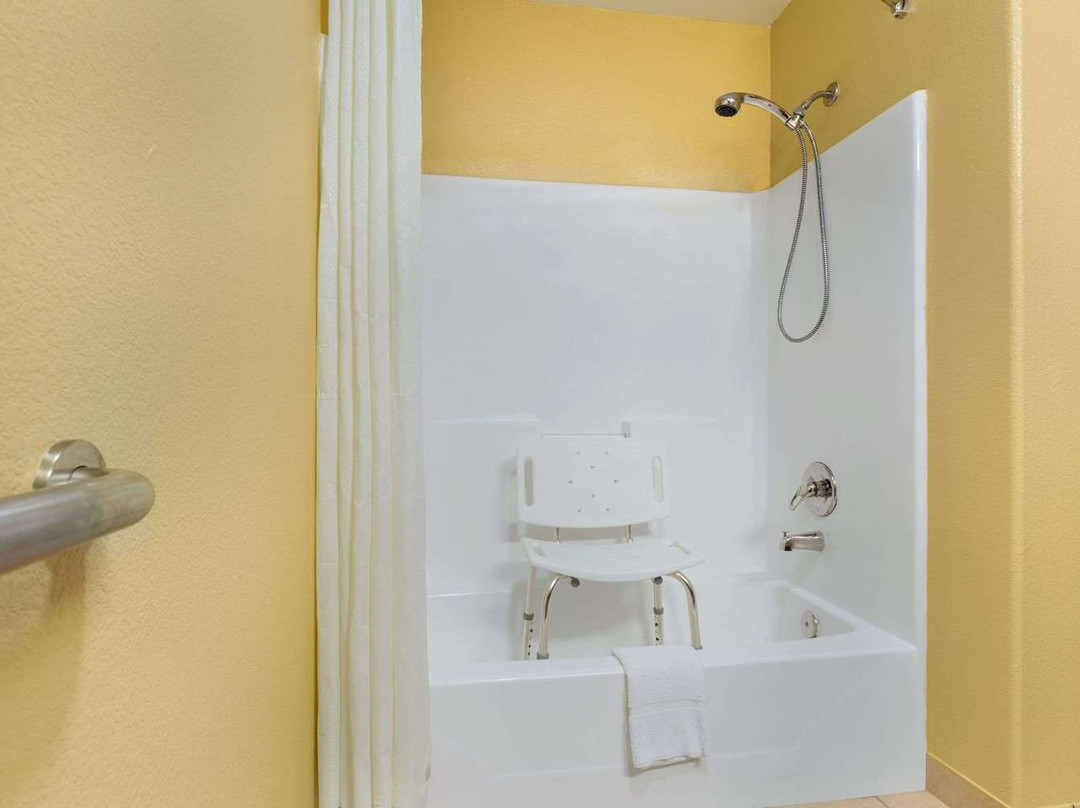 Days Inn by Wyndham Lumberton主图