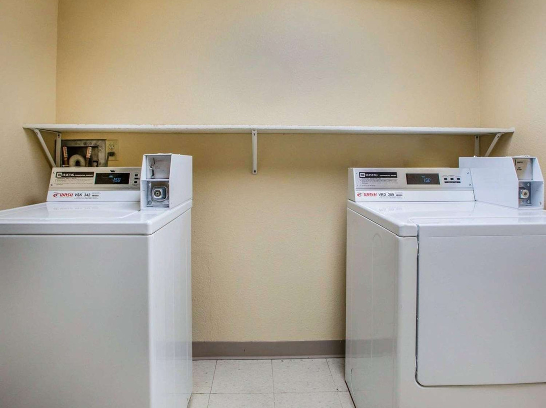 Comfort Inn Suites Jackson - West Bend主图