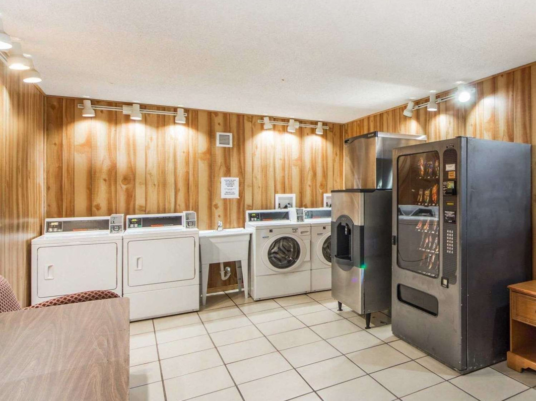 庞卡城品质酒店主图