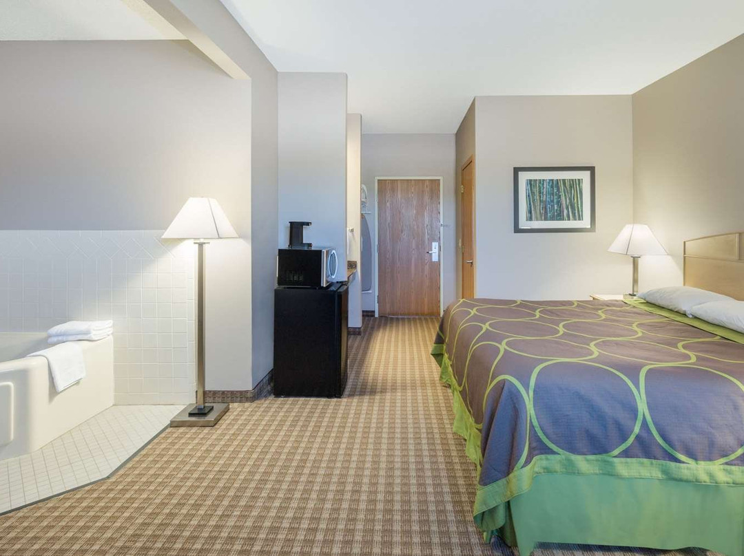 Super 8 by Wyndham Carroll/East主图