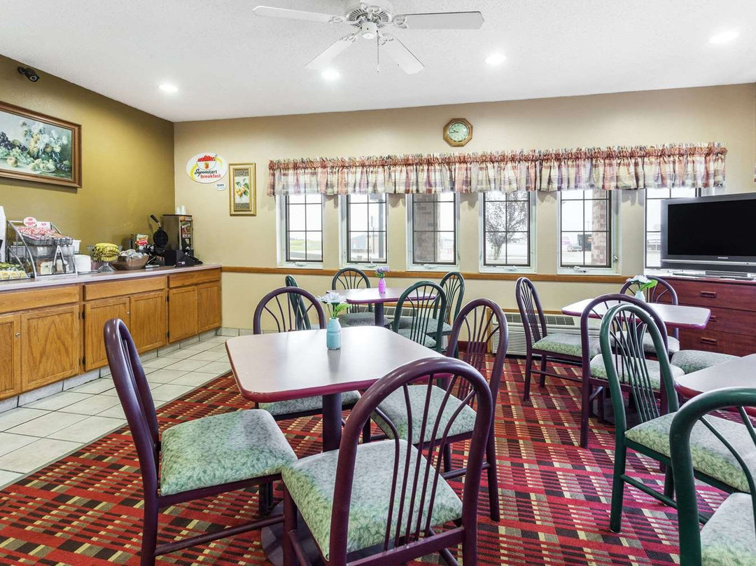 Super 8 by Wyndham Osage主图