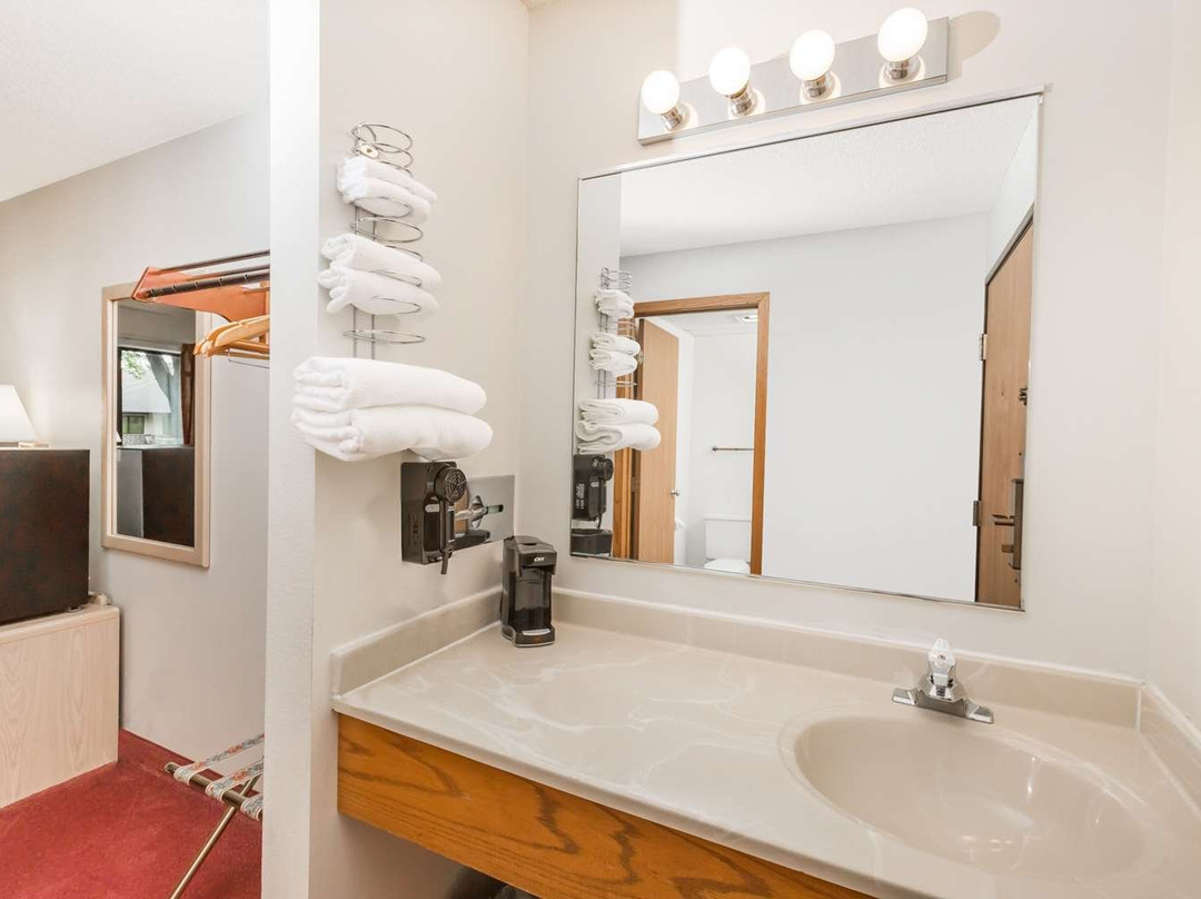 Super 8 by Wyndham Estherville主图