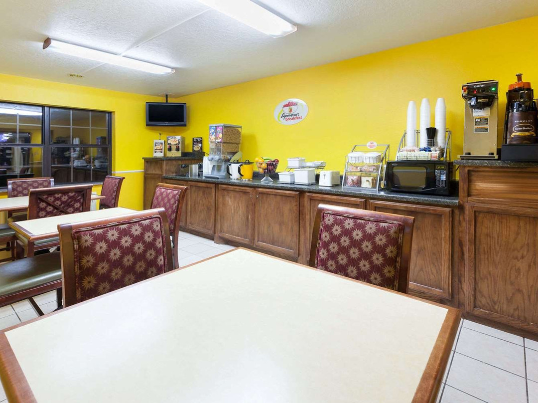 Super 8 by Wyndham Sulphur主图