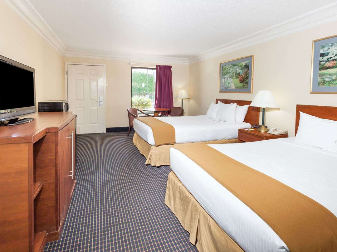 Super 8 by Wyndham Dalton/Convention Center Area主图