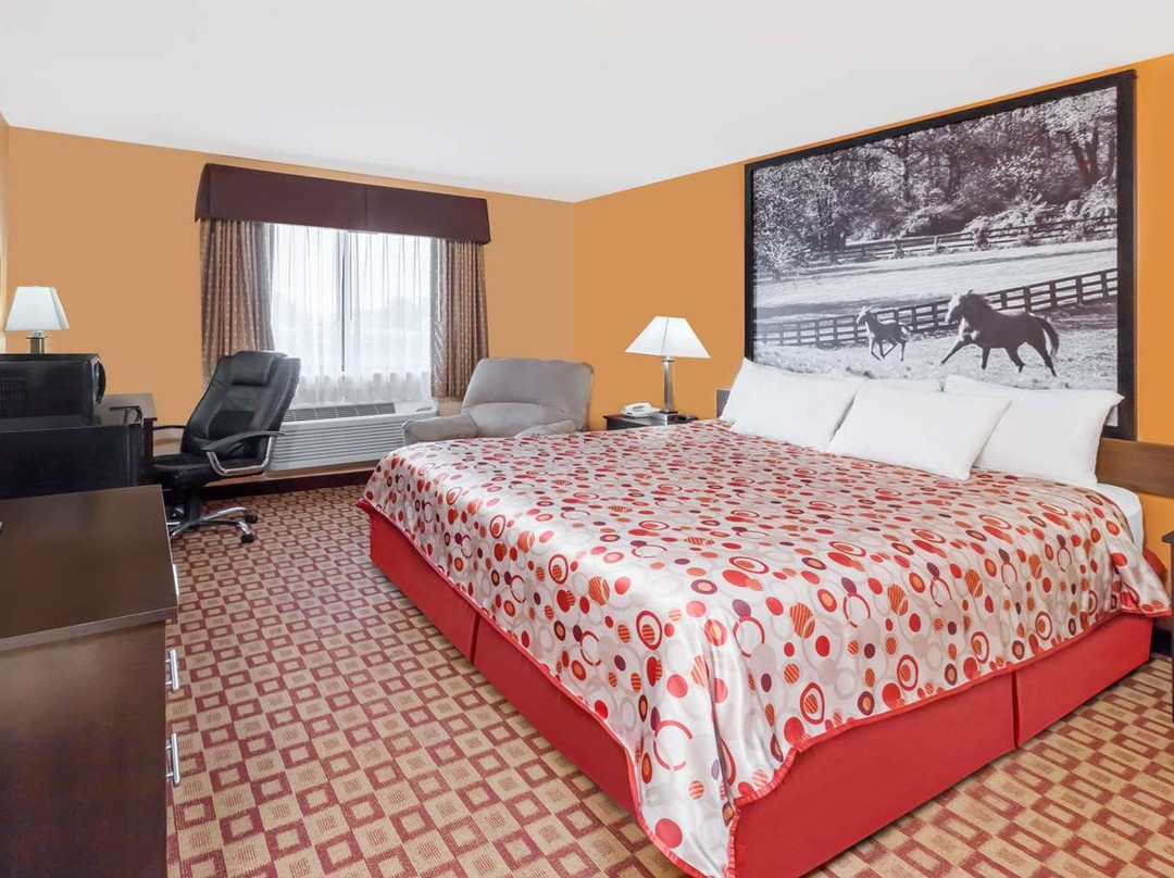 Super 8 South By Wyndham主图