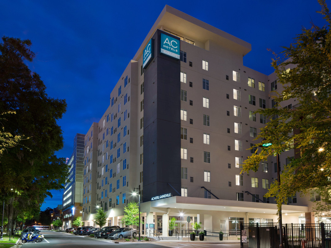 盖恩斯维尔市区AC酒店