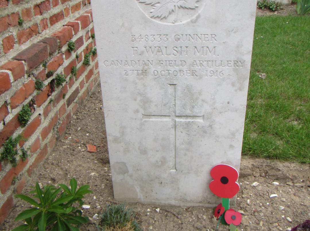 Bapaume Post Military Cemetery景点图片