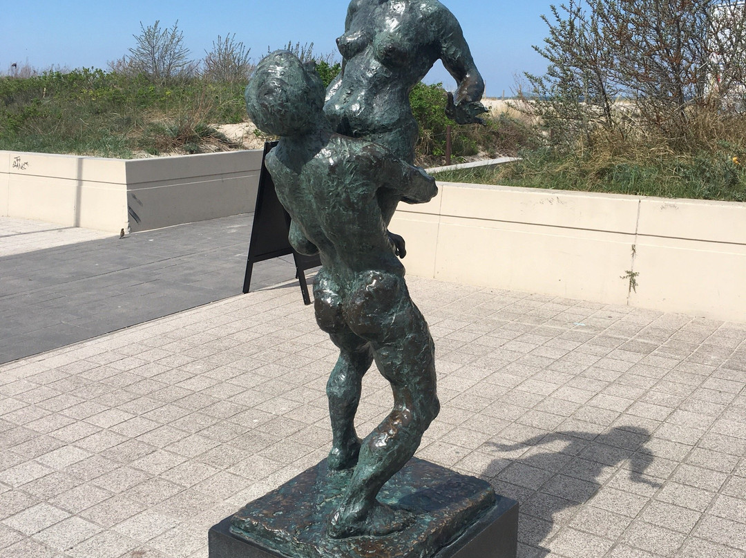 Skulptur "Liebespaar"景点图片