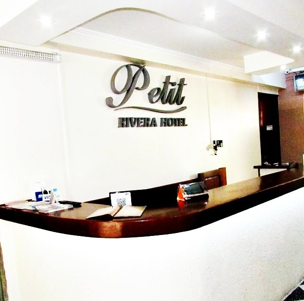 Petit Rivera Hotel主图