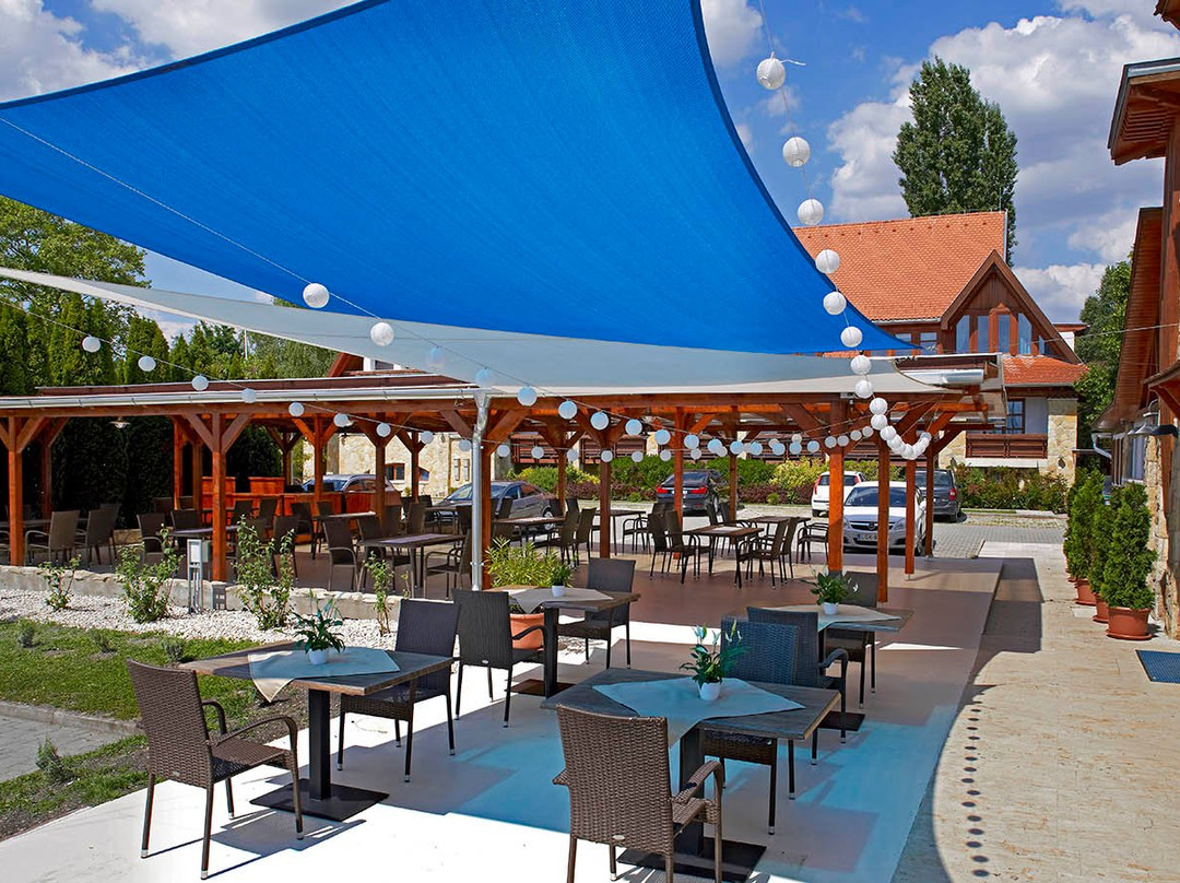 Balatonfoi Yacht Club主图