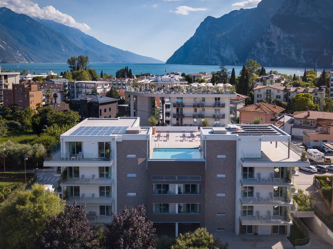 Aris Apartments & Sky Pool
