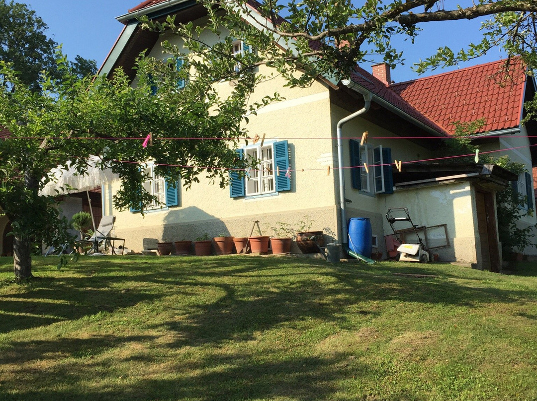 Sankt Andrä im Sausal酒店住宿-Stierbauerhof Yoga & Zimmer