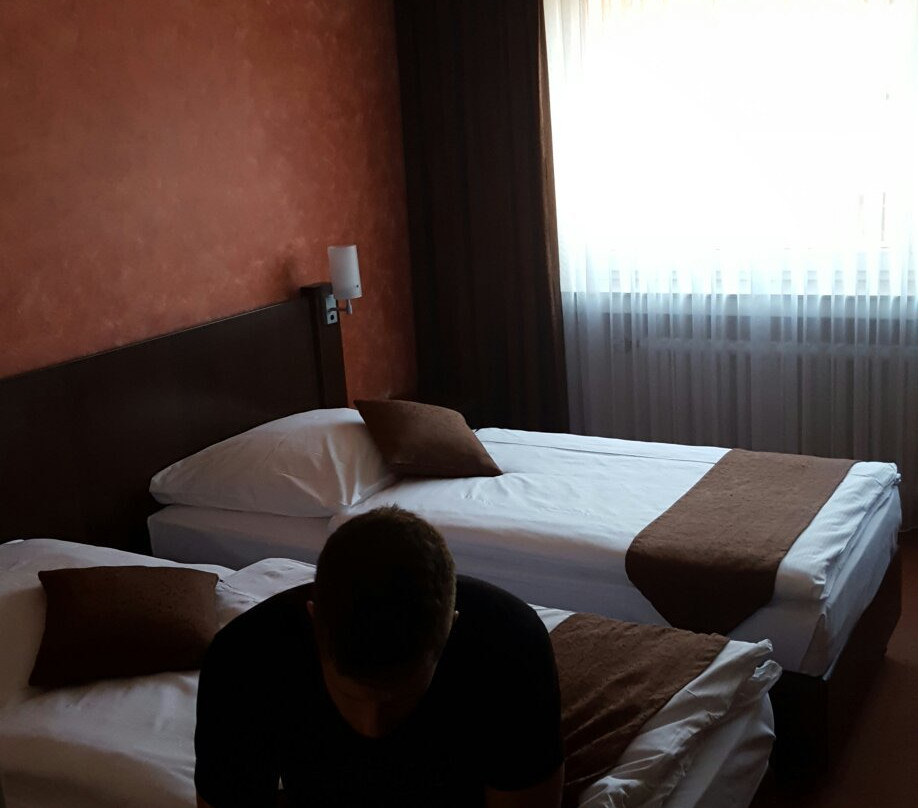 蒙蒂阿尔酒店主图