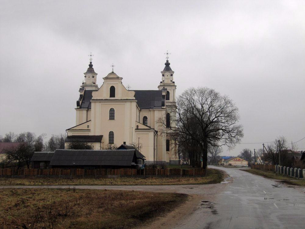 National Sanctuary of the Mother of God of Budslau景点图片