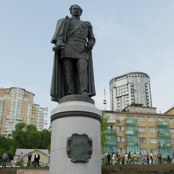 Monument to Muravyov-Amurskiy景点图片