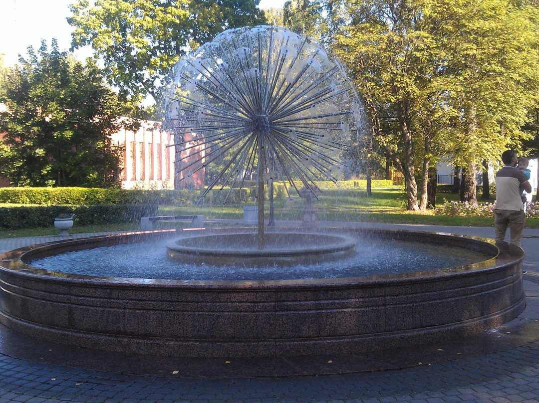 Dandelion Fountain景点图片