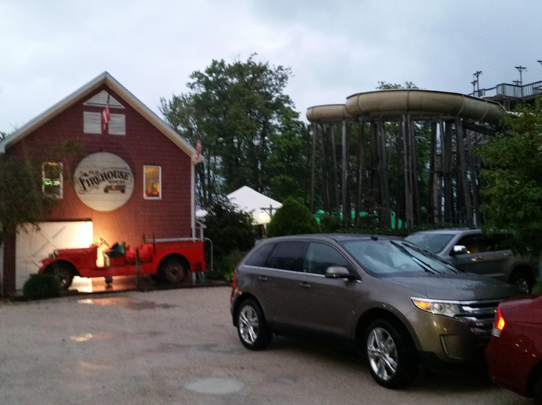 Old Firehouse Winery Tour景点图片