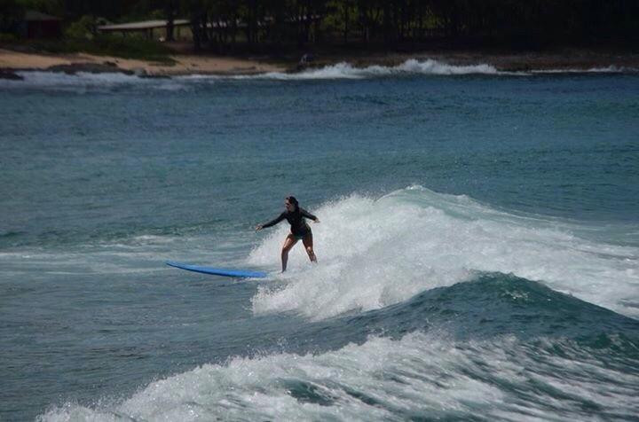 Jetty Betty Surf School-哈雷瓦必去景点