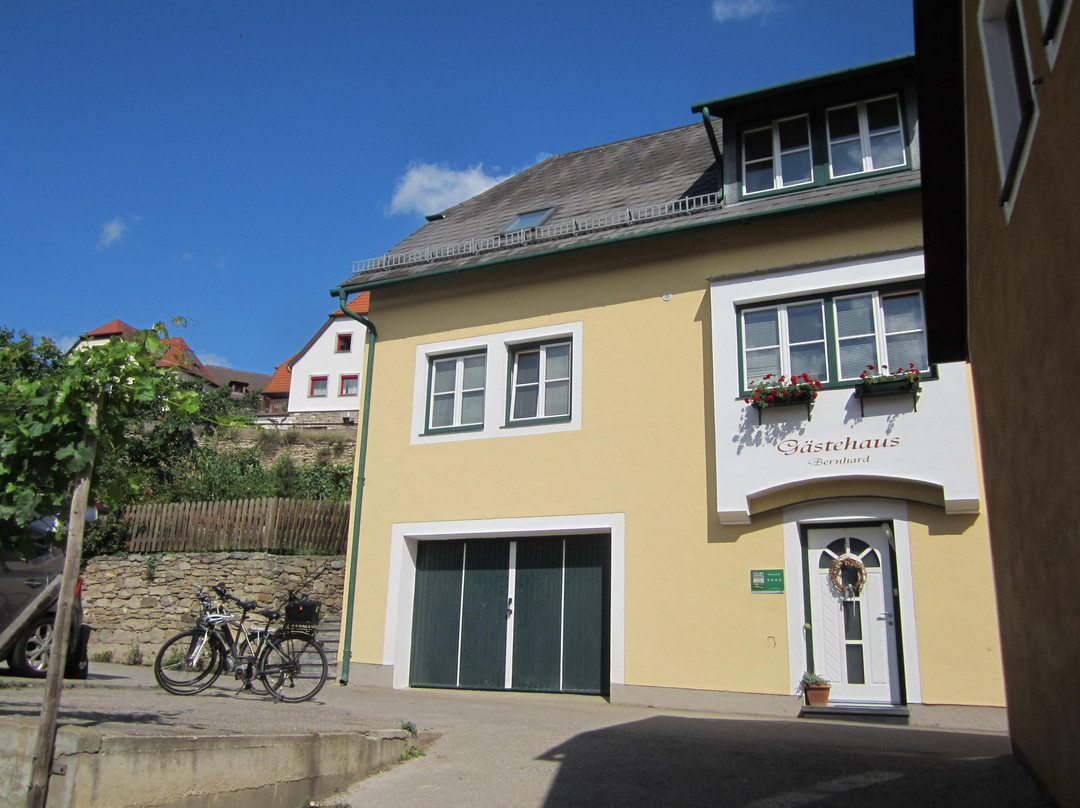 Winzerhof & Gästehaus Bernhard