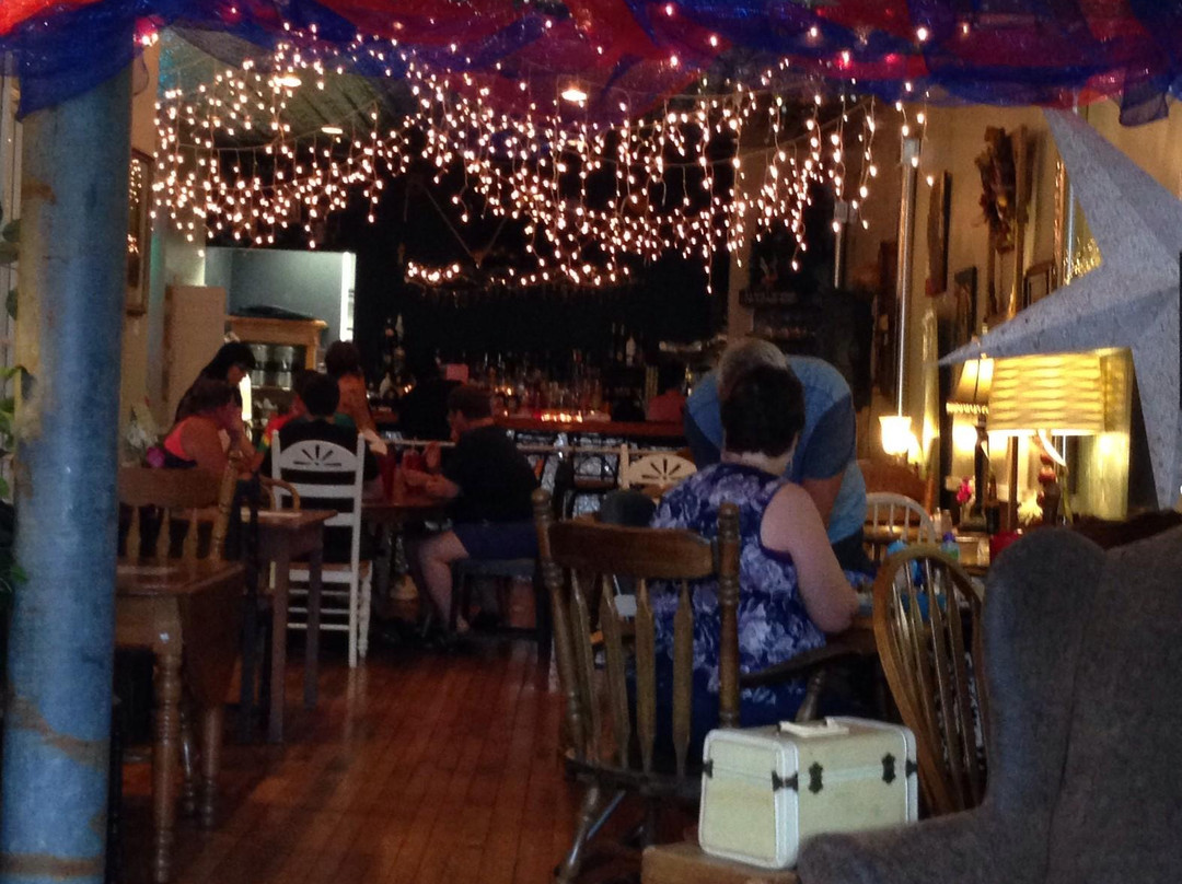 Mooresville餐馆和美食-Ralph and Ava's Public House