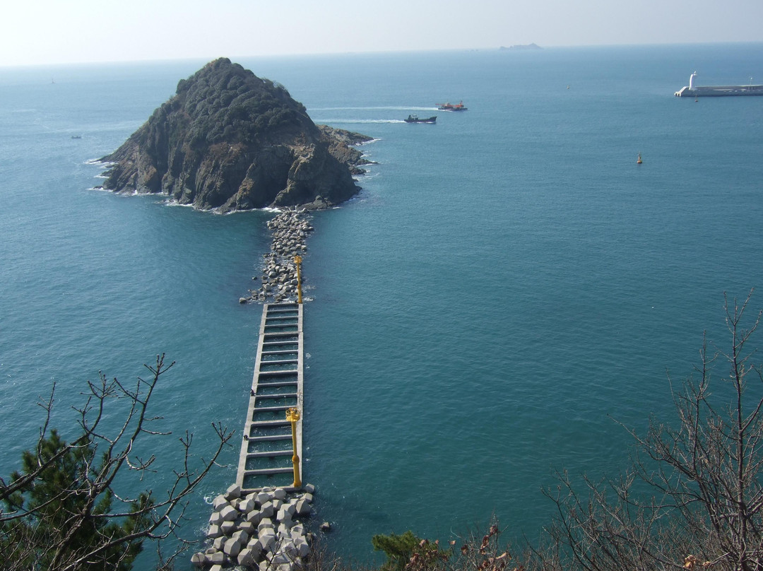 岩南公园