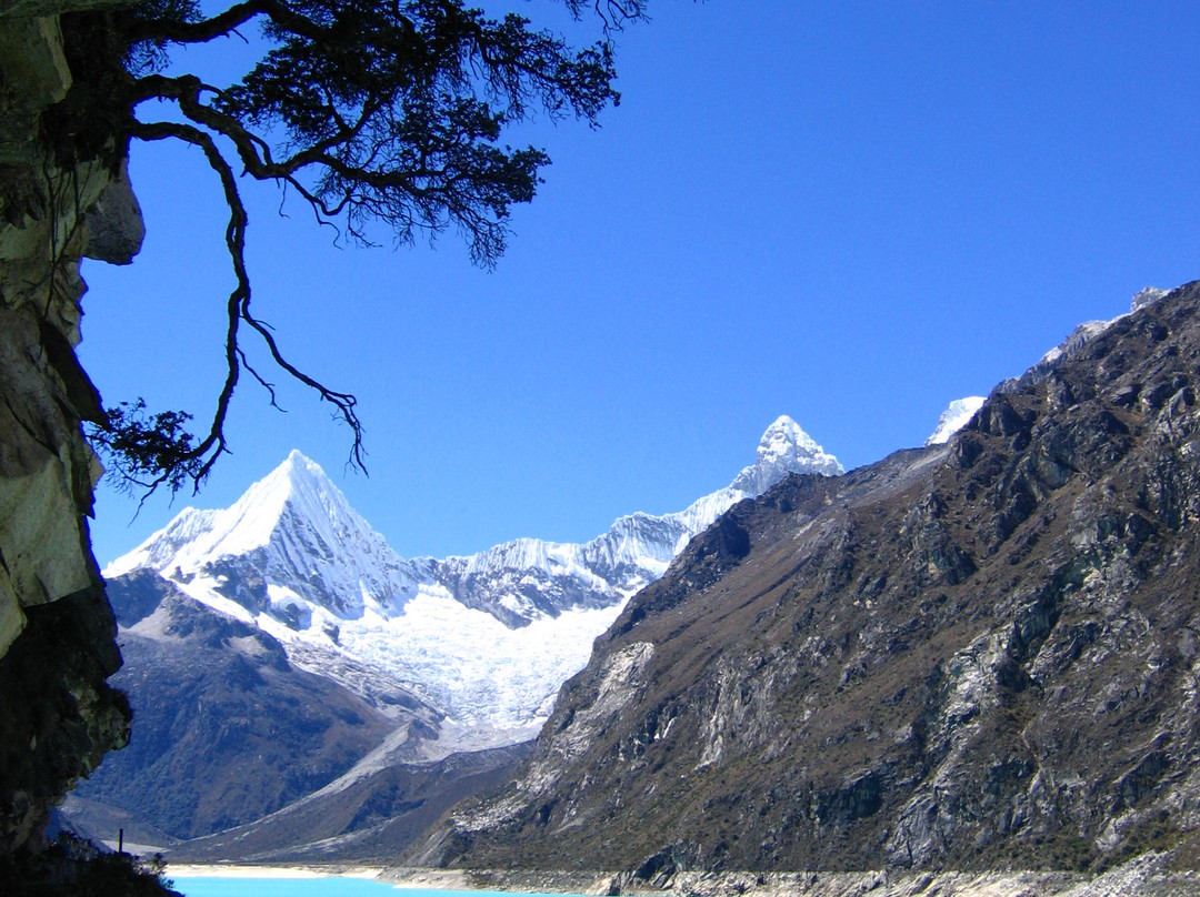 Laguna Paron-Caraz必去景点