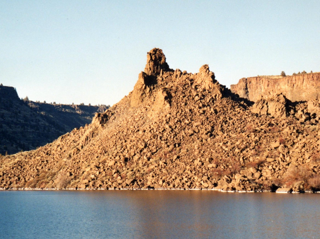 Lake Billy Chinook-Madras必去景点