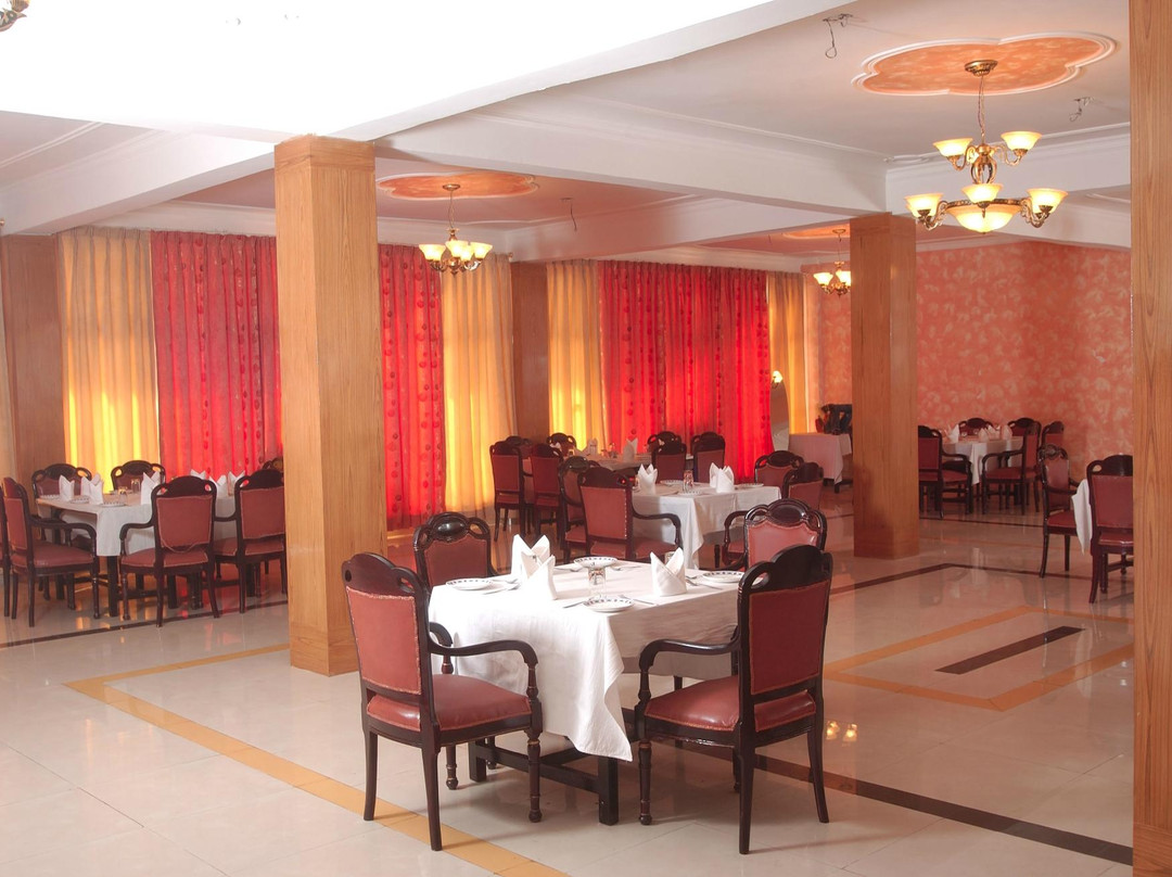 Surya Rock Rose Resort主图