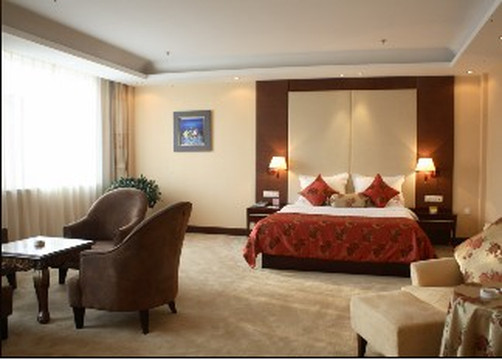 秋临大酒店主图