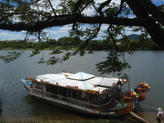 Perfume River-顺化必去景点