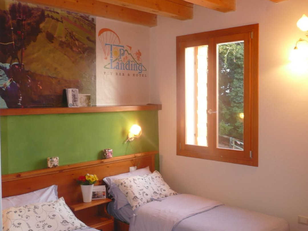 Top Landing Fly BAr & Hotel