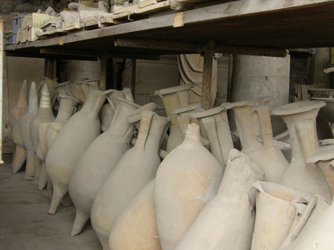 Lucia Pompeii Guide Tours