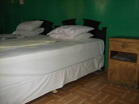 新华大旅店主图